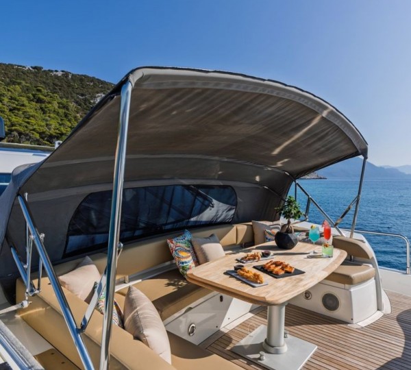 Exterior Relaxation Area With Dining