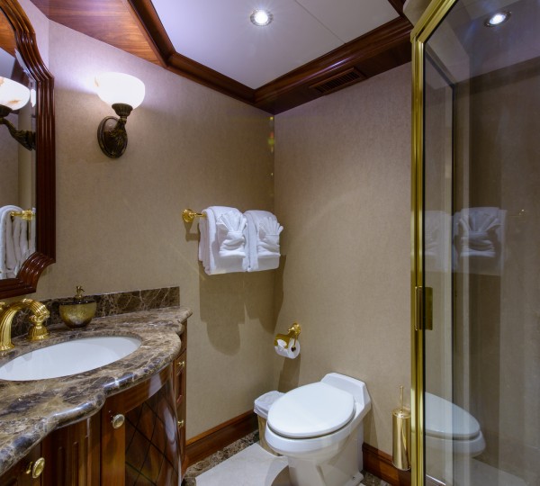 Captains Quarters Head