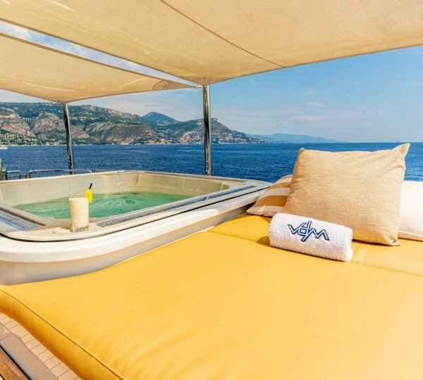 Exterior Sunbathing Area