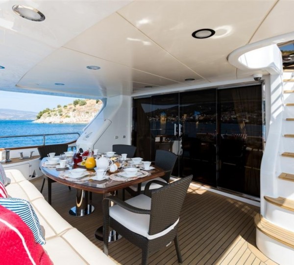 Exterior Relaxation Area With Dining