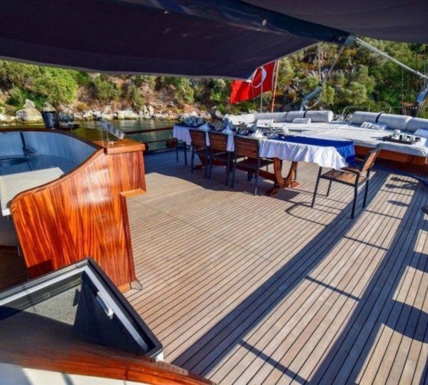 Exterior Relaxation Area With Dining