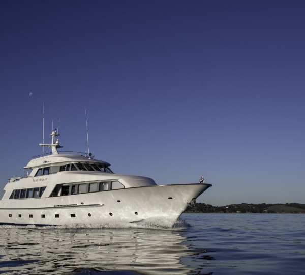 Luxury Yacht PACIFIC MERMAID