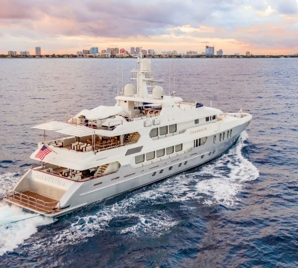 Luxury Yacht CHASSEUR