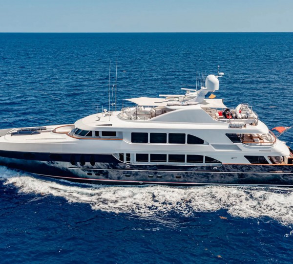 Luxury Yacht MIRABELLA