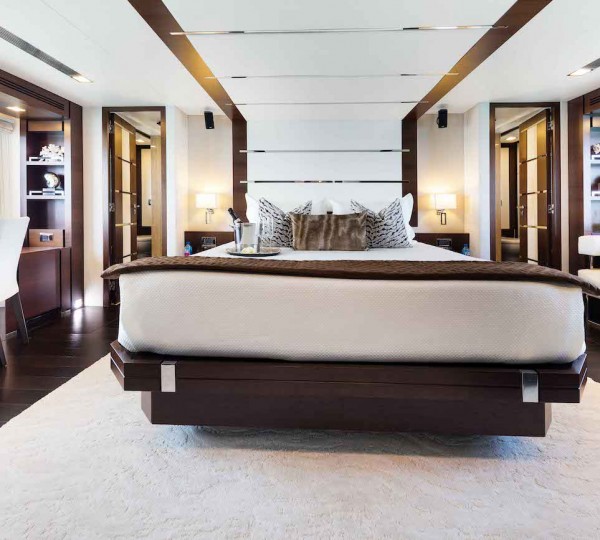 King Master Stateroom (below Deck)