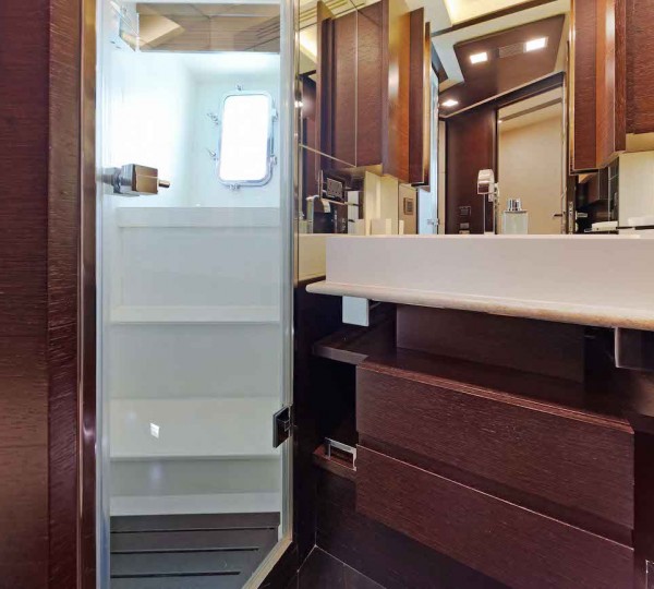 Forward Queen Ensuite