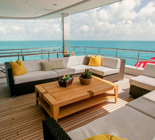 Bridge Deck Lounge Alternative View