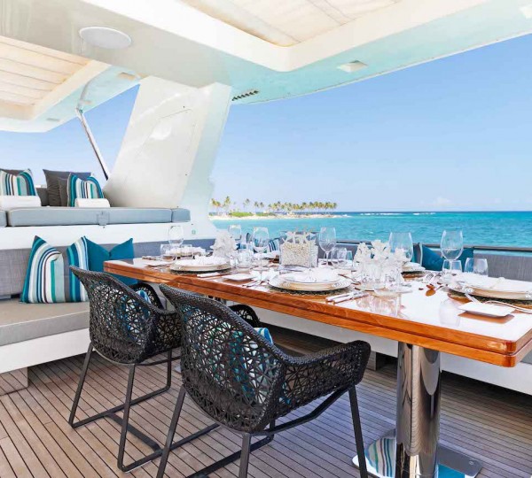 Flybridge Dining Details