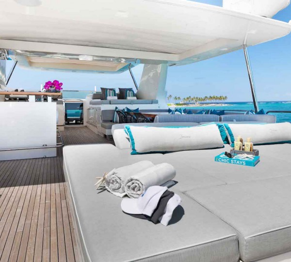 Flybridge Aft Seating