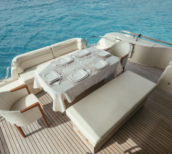 Aft deck dining