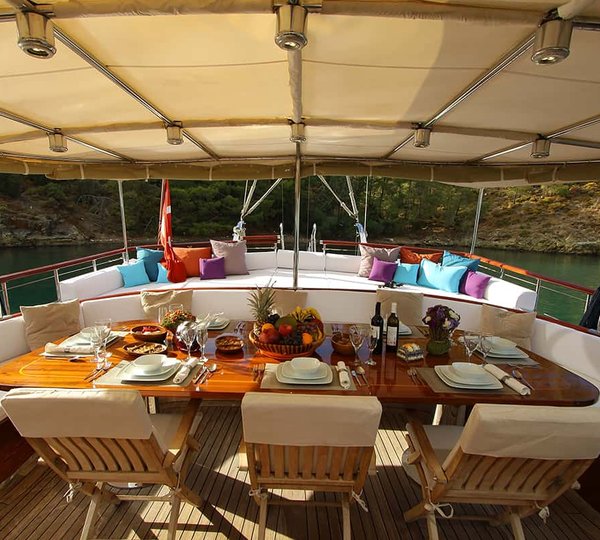 Aft deck dining