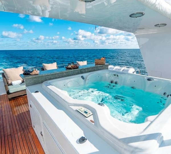 Exterior Sunbathing Area