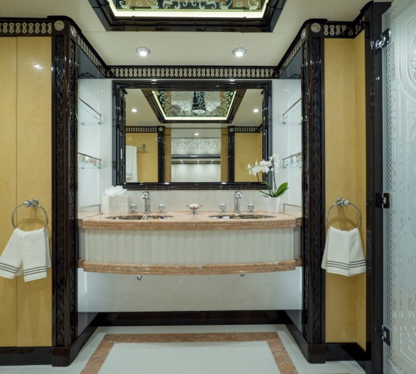 Guest Twin Suite Starboard - Bathroom