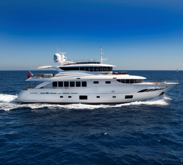 Luxury Superyacht GATSBY (30m)