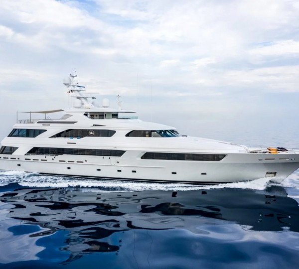 Luxury Superyacht VICTORIA DEL MAR