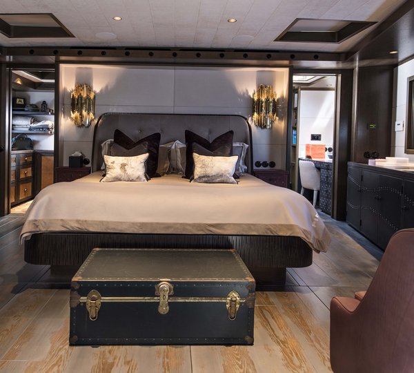Luxury Yacht PINK GIN VI - Master Suite