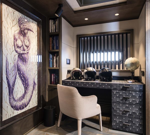 Luxury Yacht PINK GIN VI - Study