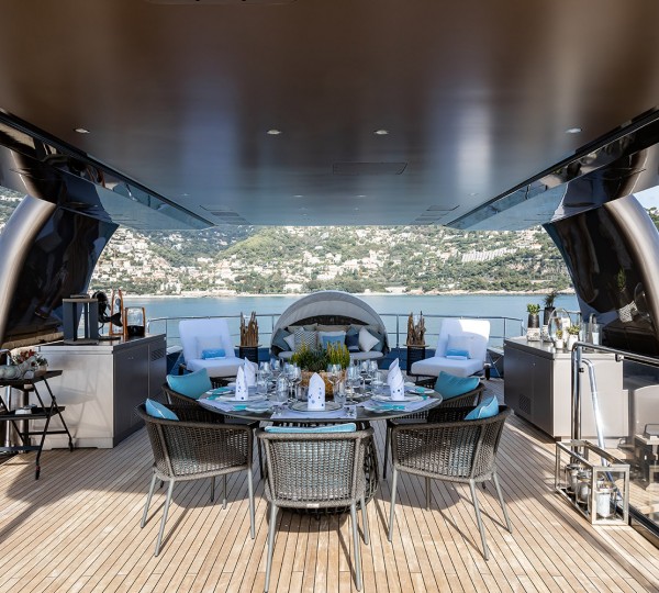 MRS L Exterior - Flybridge Deck