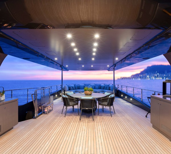 MRS L Exterior - Flybridge Deck