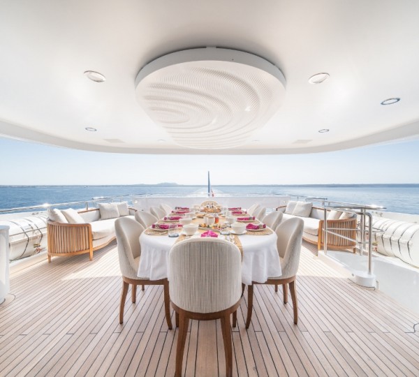 Main Aft  Al Fresco Dining Set Up