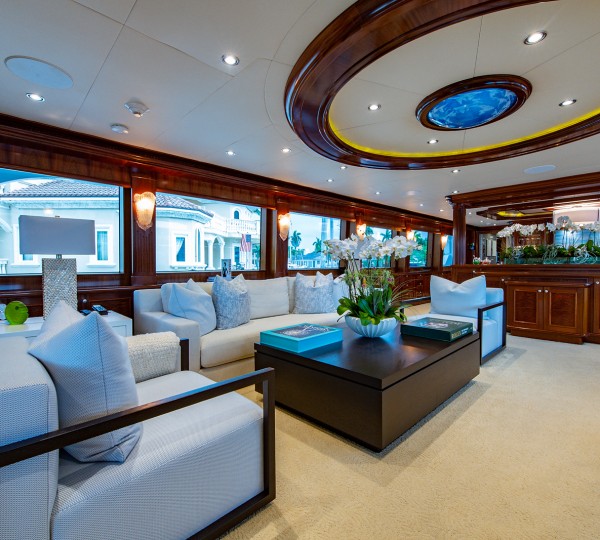 Main Saloon - Seating