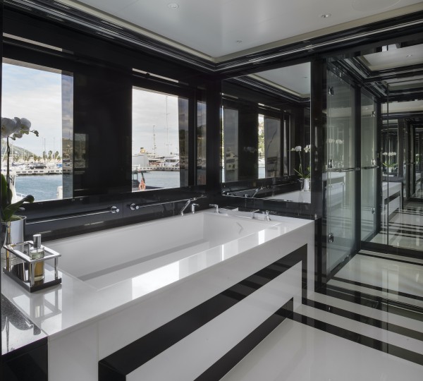 Master Suite Bathroom 