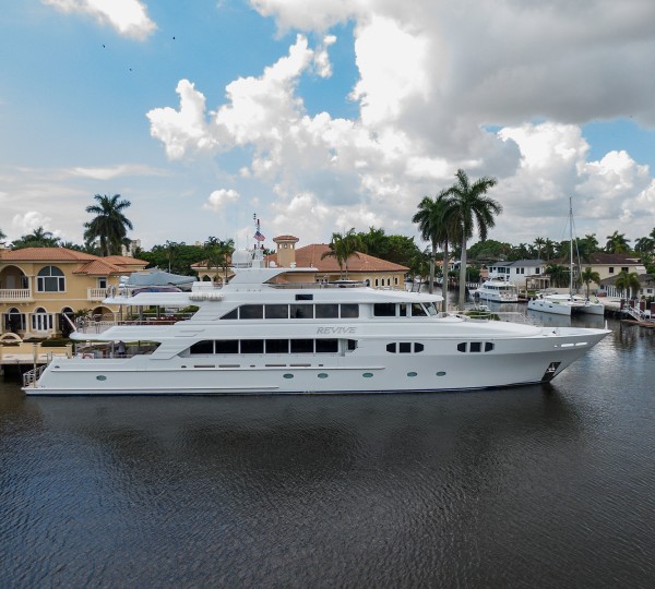 Motor Yacht REVIVE