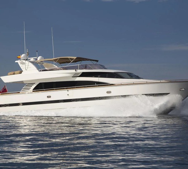 Motor Yacht VOGUE Underway