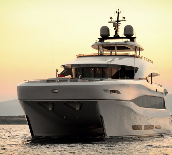 Power Catamaran Quaranta