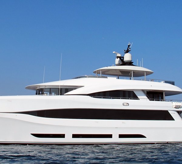 Power Catamaran Quaranta