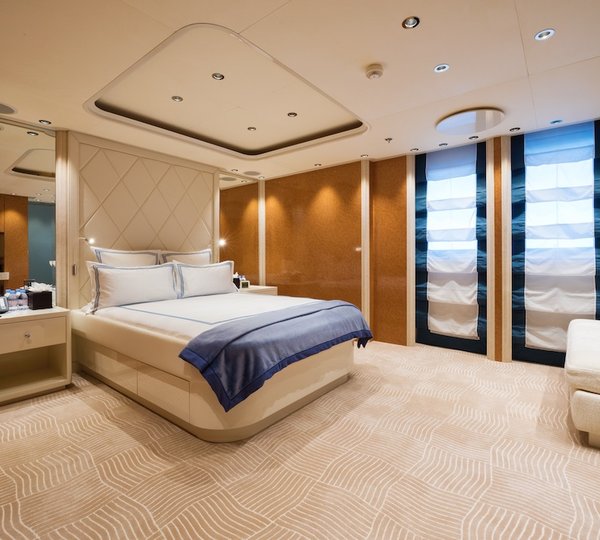 QUEEN MIRI - The VIP Cabin