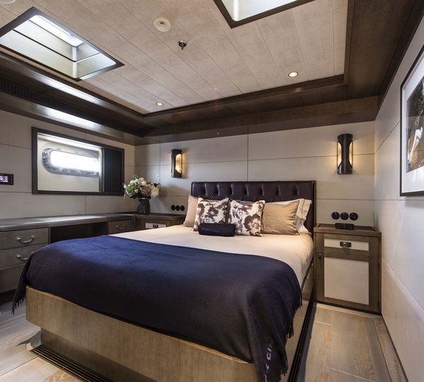 SY PINK GIN VI - Double Cabin