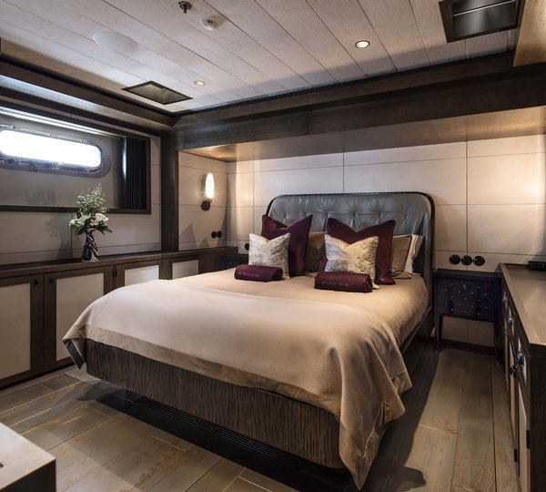 SY PINK GIN VI - VIP Stateroom