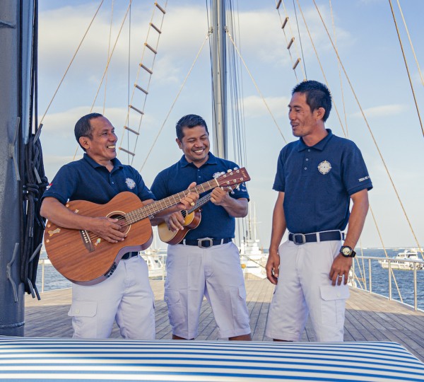 Scubaspa ZEN Indonesia Family Playing Music