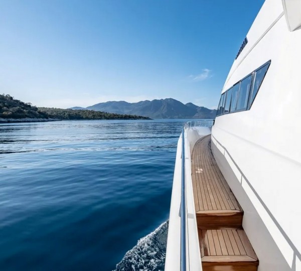 Sidedeck With Double Bed