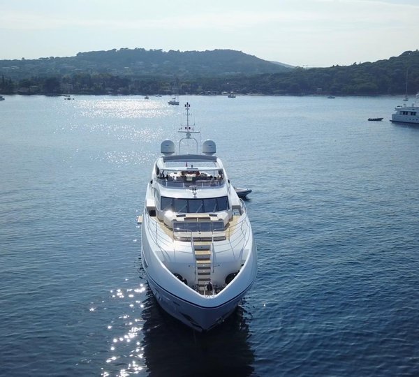 Sunseeker Motor Yacht MAORO - Bow Shot