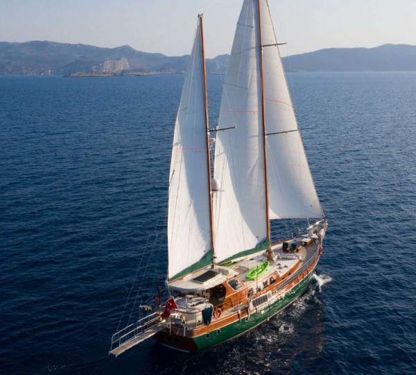 Superyacht LADY FREYA