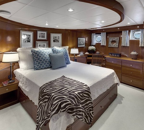 Yacht ASKARA - Master