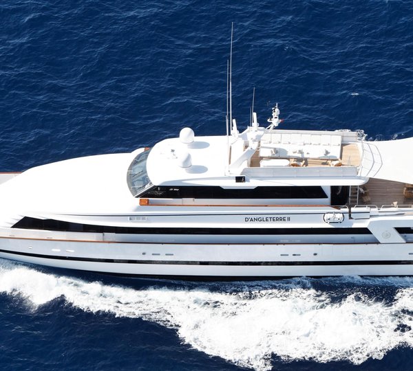 Yacht D'Angleterre II - Underway