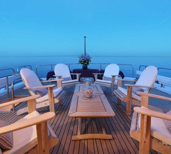 Yacht D'Angleterre II Deck Seating