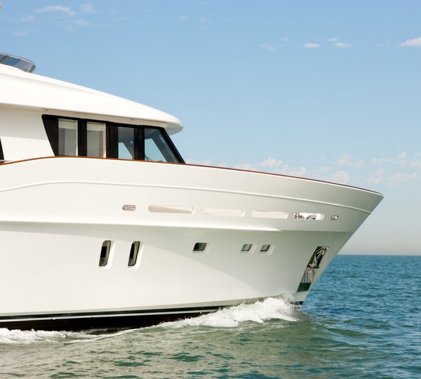 Yacht FIREFLY By Mulder - Bow