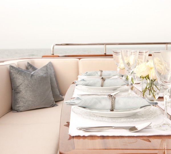 Yacht FIREFLY By Mulder - Dining Details