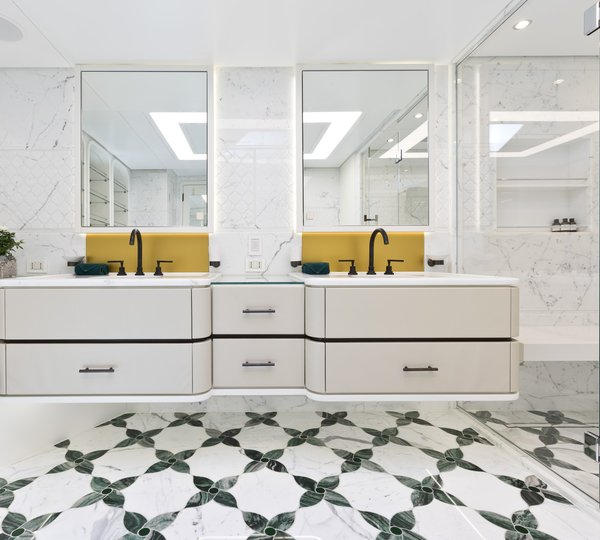 Yacht KHALILAH By Palmer Johnson - Master Ensuite