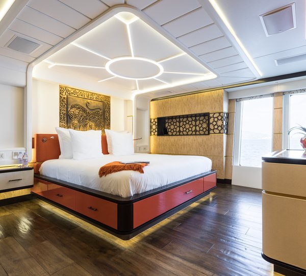 Yacht KHALILAH By Palmer Johnson - Master Stateroom