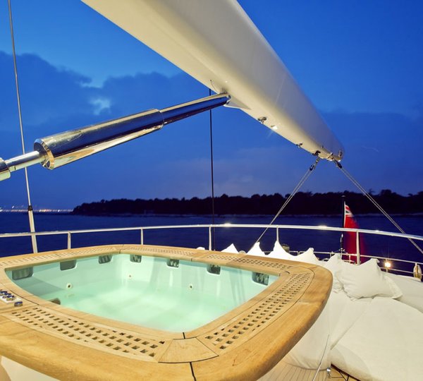 Yacht PARSIFAL III By Perini Navi - Jacuzzi Under Mizzen
