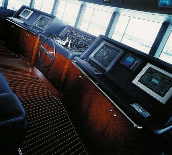 Yacht PRINCESS TOO By Feadship - Bridge