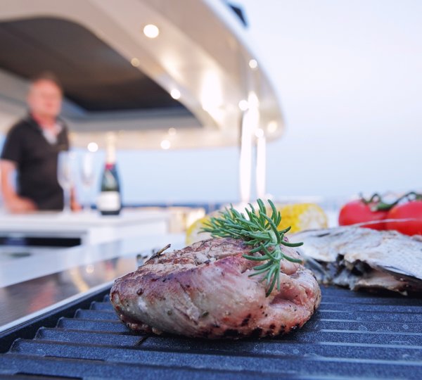 Yacht QUARANTA By Curvelle - BBQ