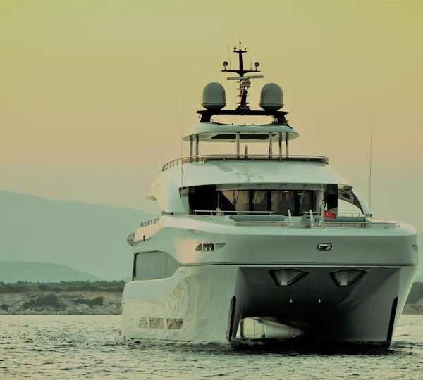 Yacht QUARANTA By Curvelle - Bow Underway