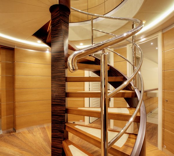 Yacht QUARANTA By Curvelle - Stairway
