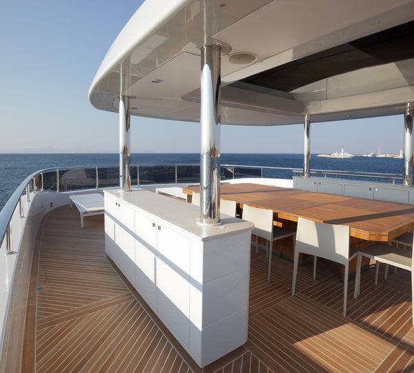 Yacht QUARANTA By Curvelle - Sundeck Al Fresco Dining
